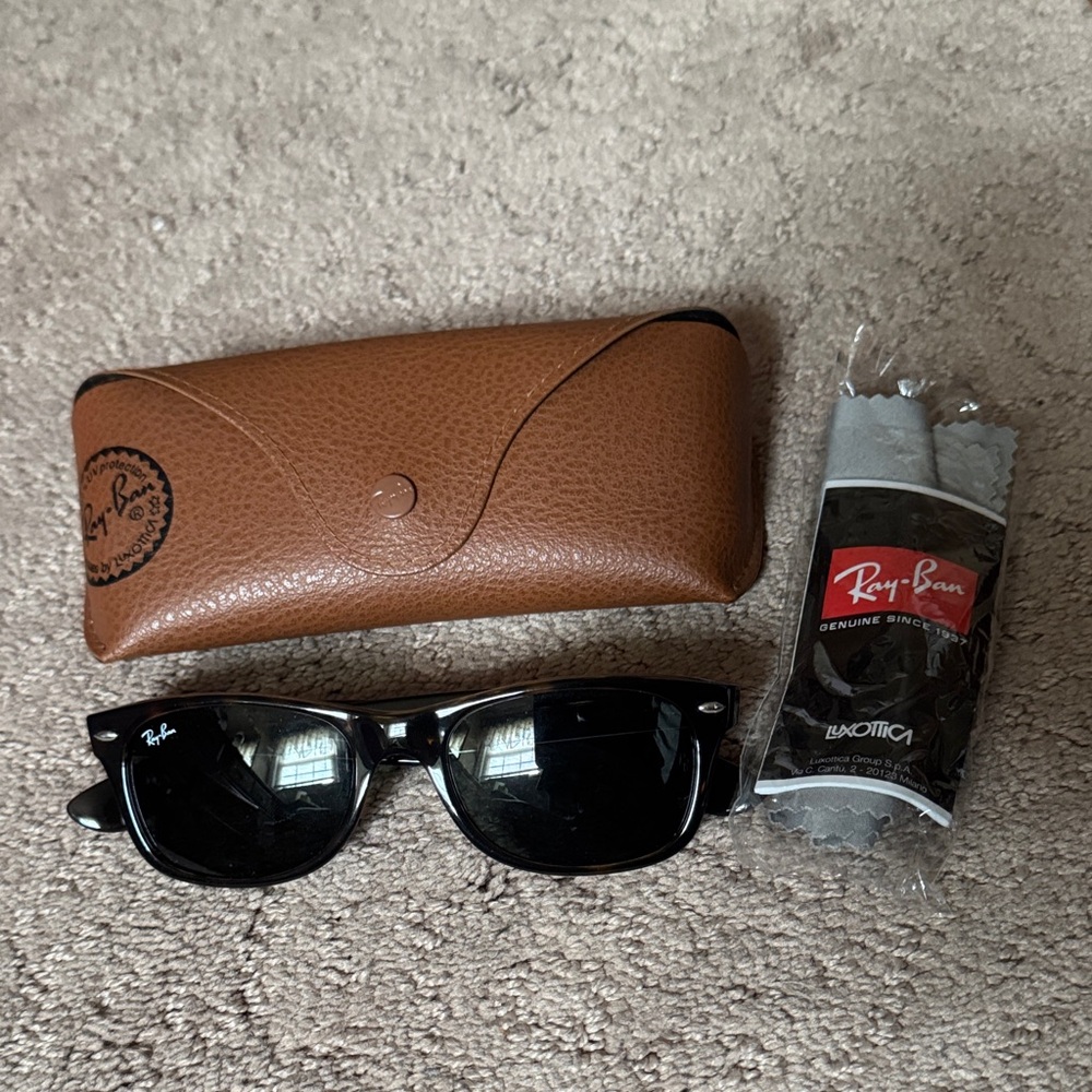 Ray-Ban Classic Black Sunglasses with Brown Case